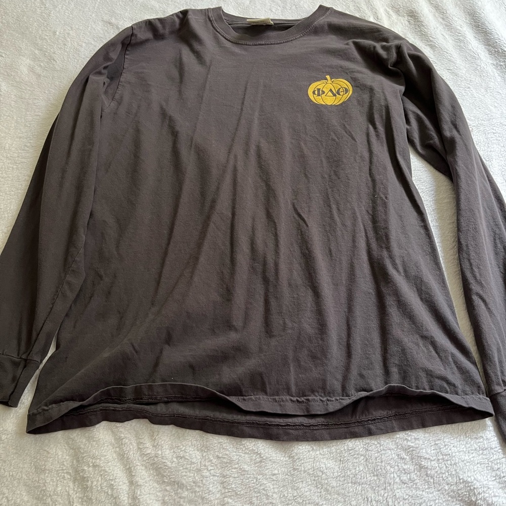 Comfort colors tee size medium